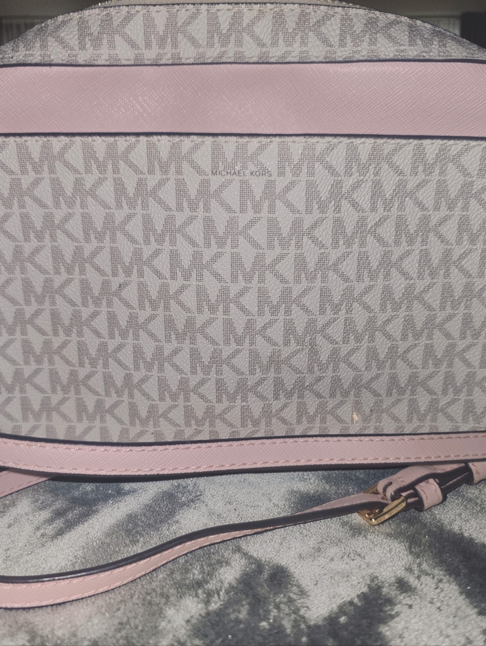 Michael Kors NWOT Pink Vanilla MK Logo Crossbody Bag Gold Chain w Certificate - Picture 3 of 9